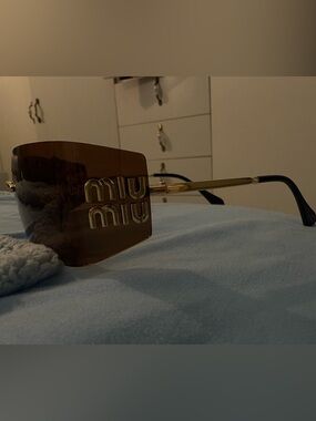 designer inspired Y2K Logo Brown Gradient Sunglasses with Gold Arms